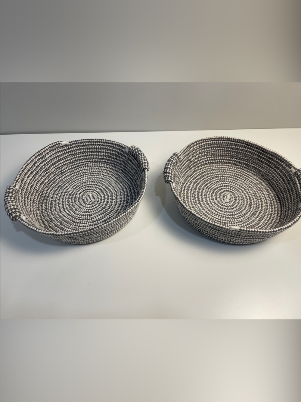 Lot of 2 Woven Round Rope Basket Bowl Pair in Gray and White
